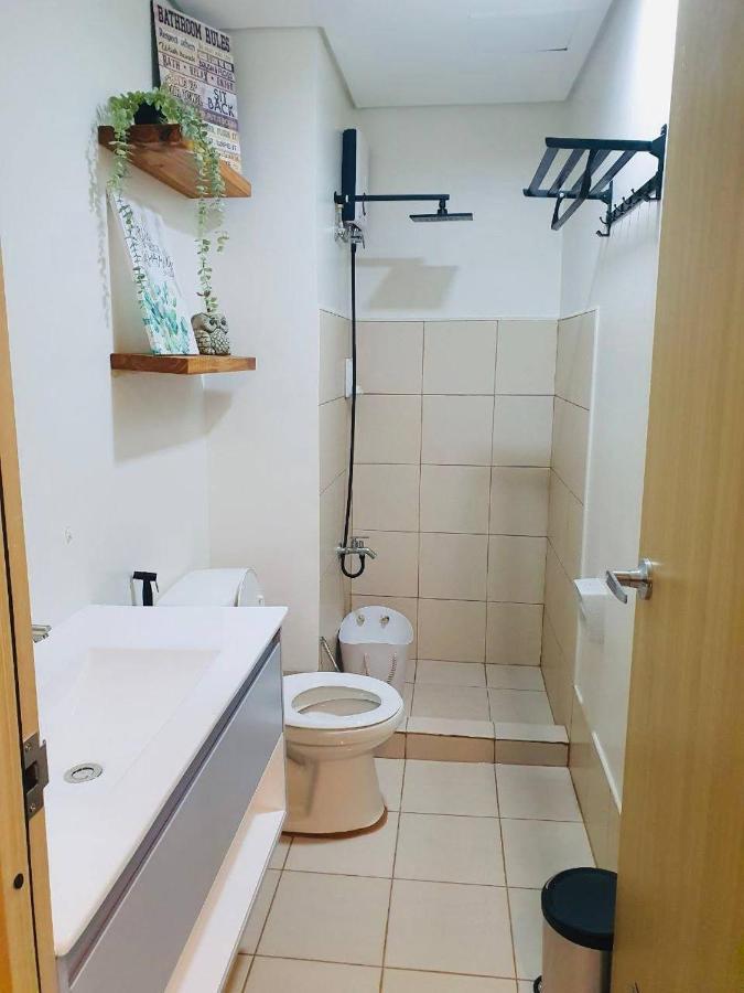 2 Bedroom Condo Vine Residences Quezon City With Pool Wifi Karaoke Board Games Netflix المظهر الخارجي الصورة