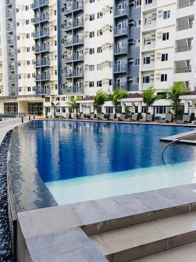 2 Bedroom Condo Vine Residences Quezon City With Pool Wifi Karaoke Board Games Netflix المظهر الخارجي الصورة